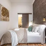 Luxurious Elizabeth Grand W' Sauna